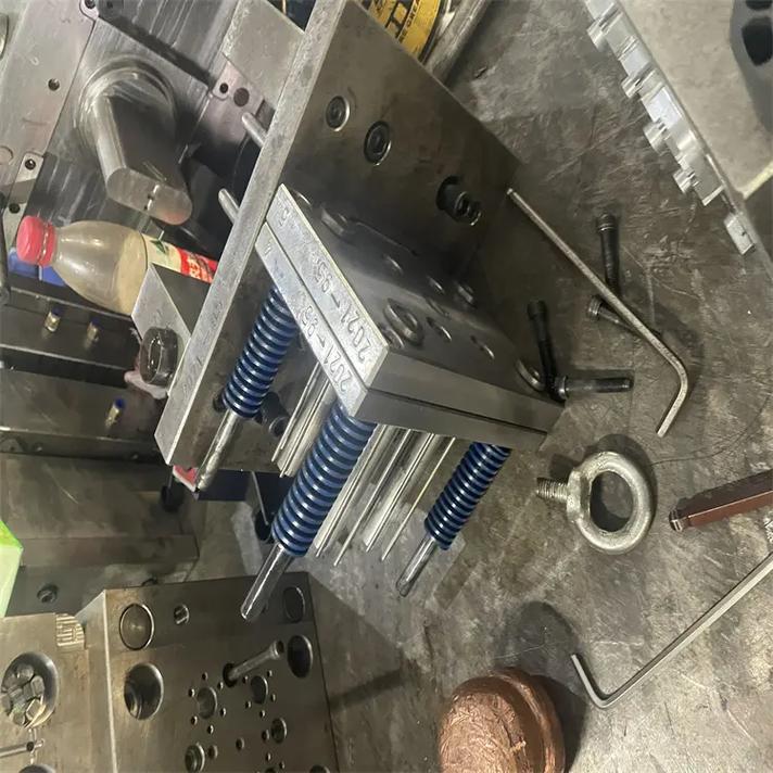 精密注塑塑胶模具厂,15557387800,应用广泛性:注塑